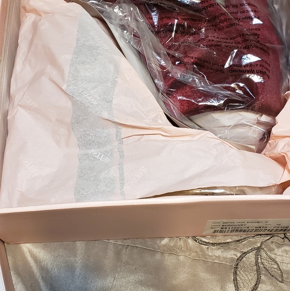 these cute velvet soft Burgundy booties have 4 inch heel - Picture 4 of 6